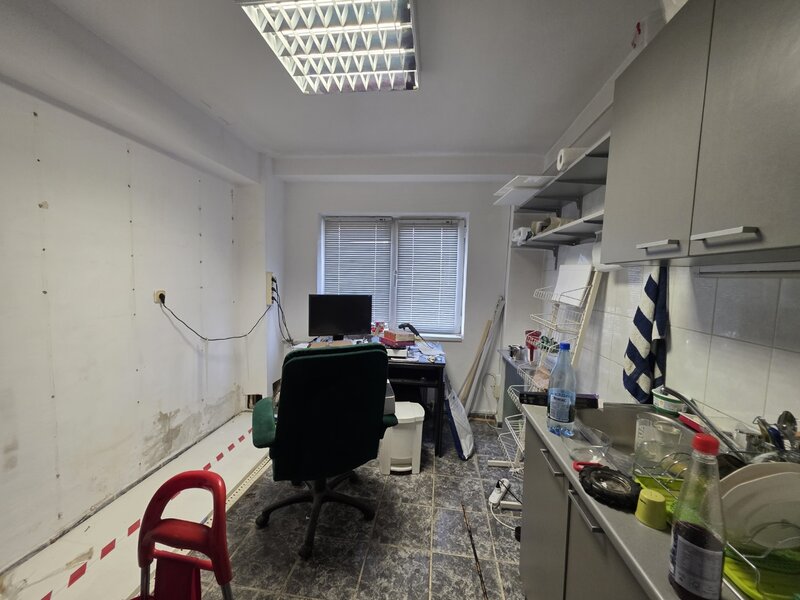 Calea Mosilor, 5 minute metrou Obor, stradal, vedere spate, bloc 1982,