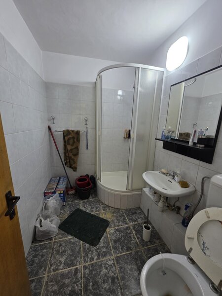 Calea Mosilor, 5 minute metrou Obor, stradal, vedere spate, bloc 1982,