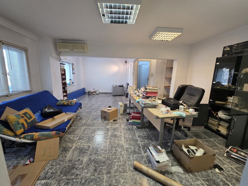 Calea Mosilor, 5 minute metrou Obor, stradal, vedere spate, bloc 1982,