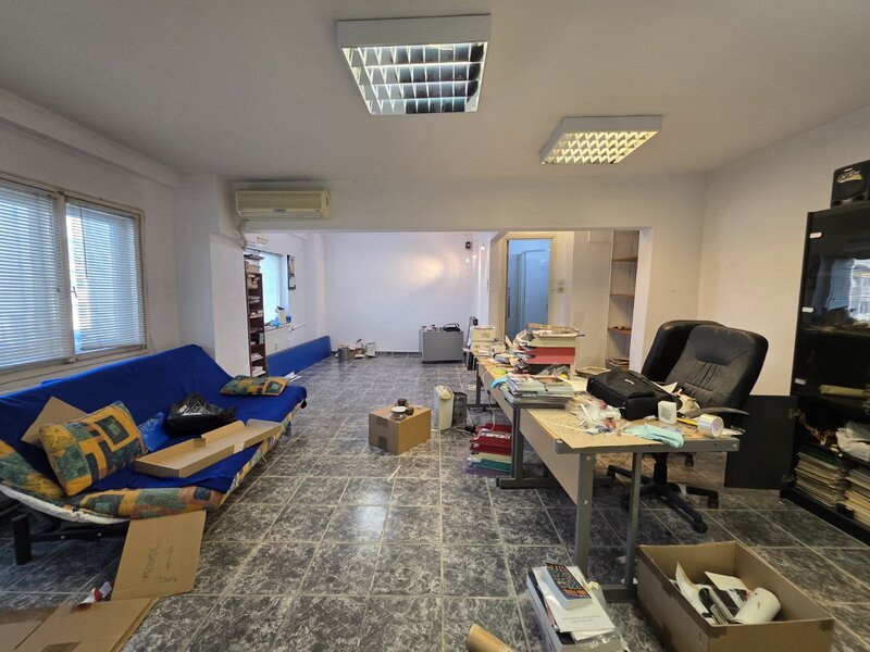 Calea Mosilor, 5 minute metrou Obor, stradal, vedere spate, bloc 1982,